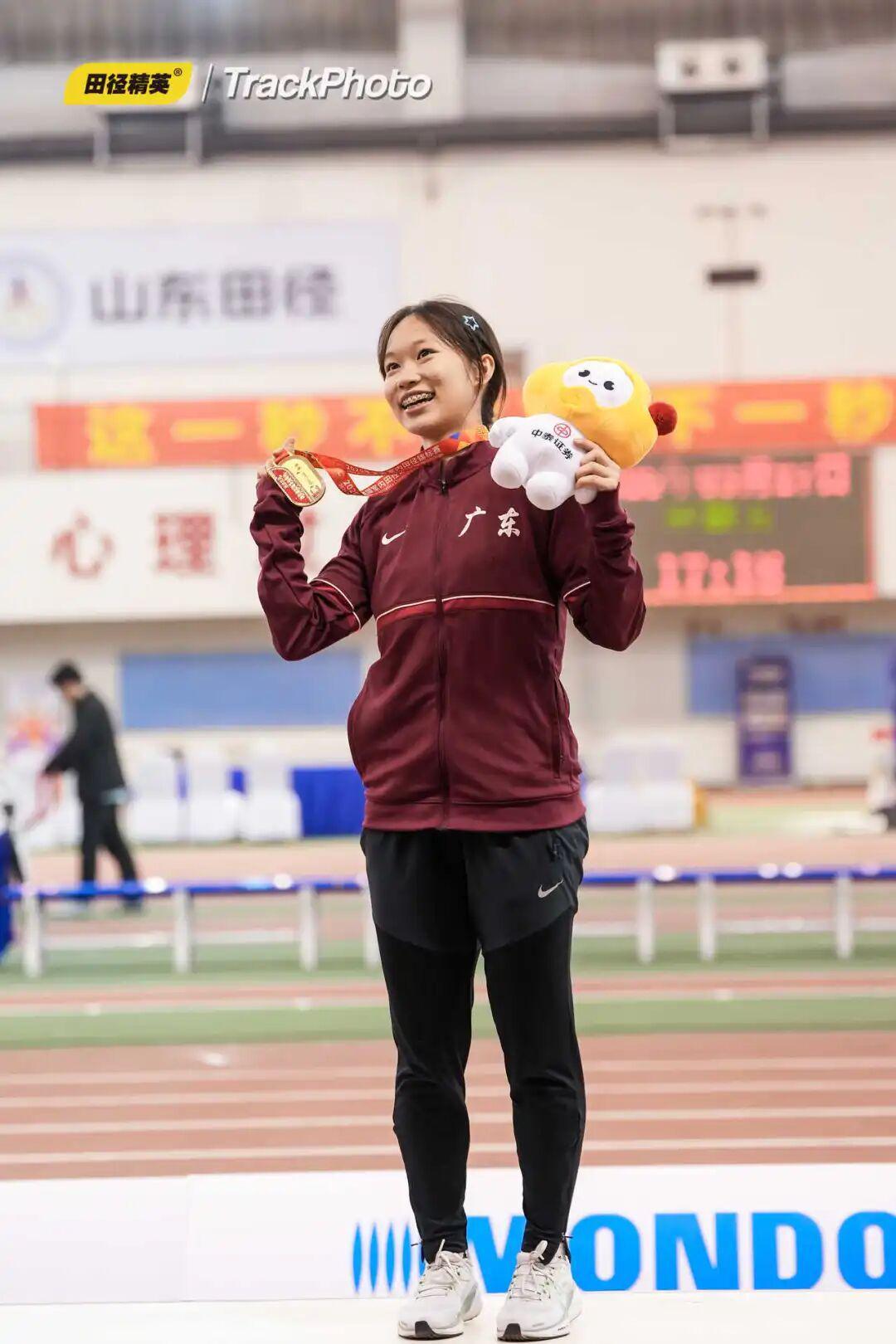 华体会体育app下载-“我的老师和同学都很厉害”！最近福田师生“闪耀”体育赛场